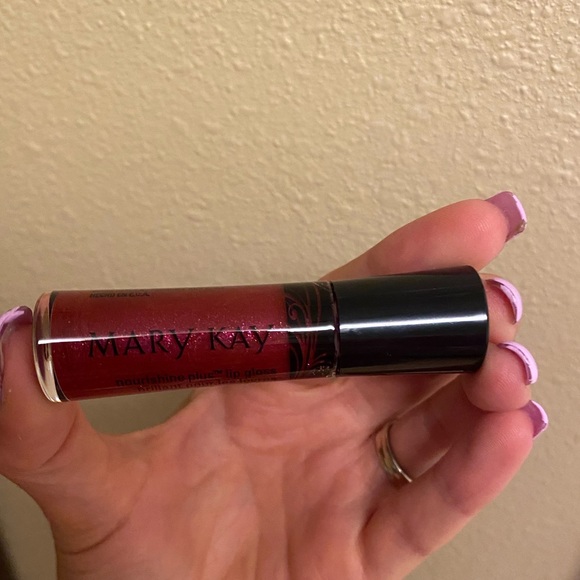 Mary Kay lipgloss - Picture 2 of 2